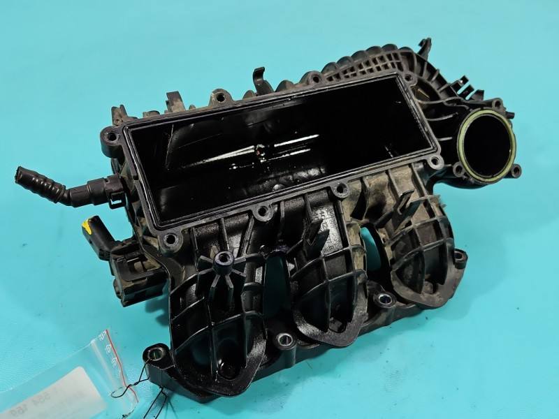 Впускний колектор Skoda Fabia 3 04C129711E
