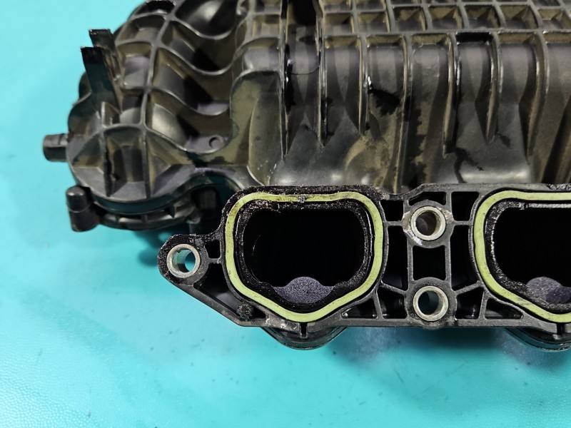Впускний колектор Skoda Fabia 3 04C129711E — фото деталі 8