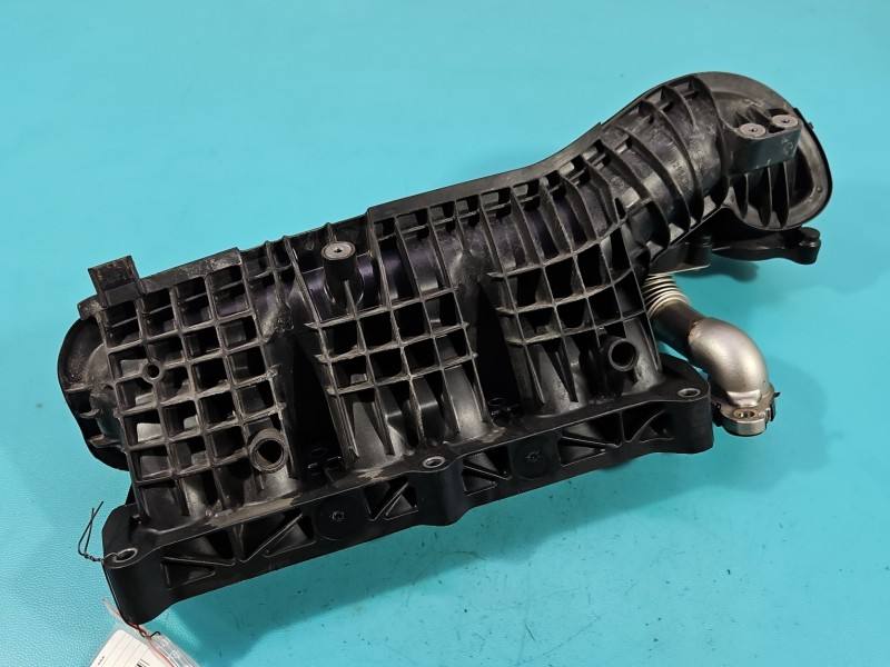 Впускний колектор Opel Astra K 55511510