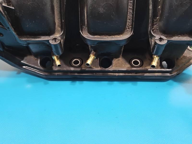 Впускний колектор Skoda Citigo 04C133201H — фото деталі 3
