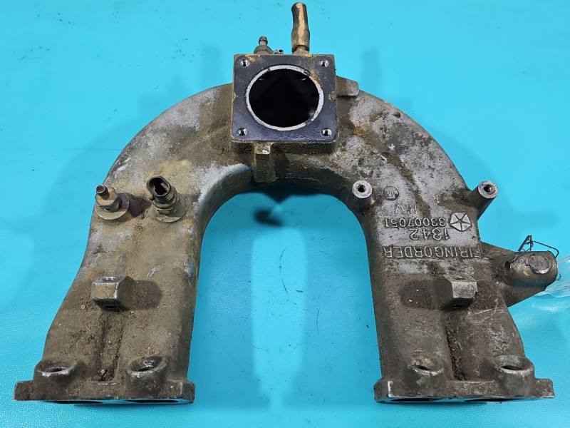 Впускной коллектор Jeep Cherokee 33007051