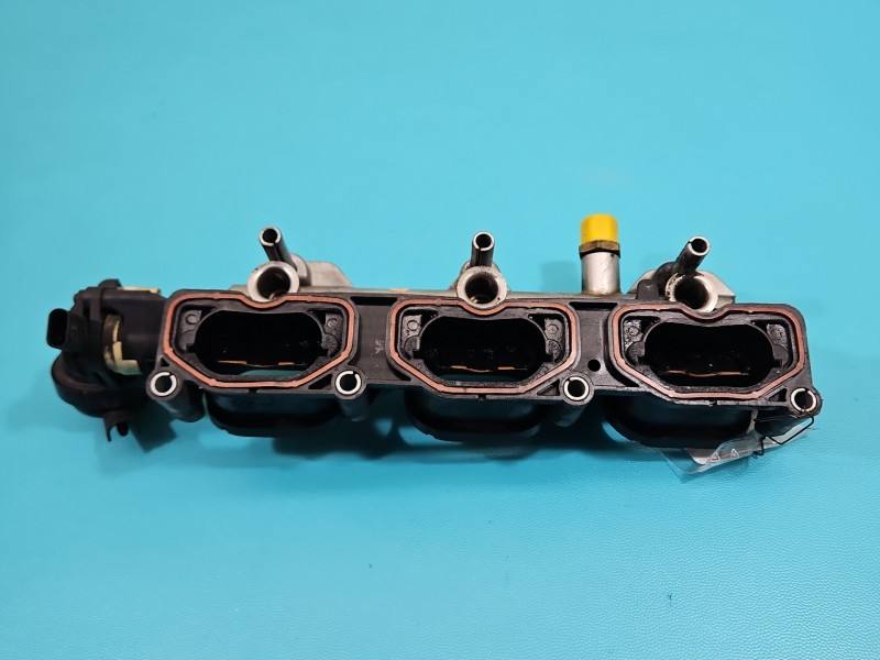 Впускний колектор Audi A6 C7 06E133110AK — фото деталі 3