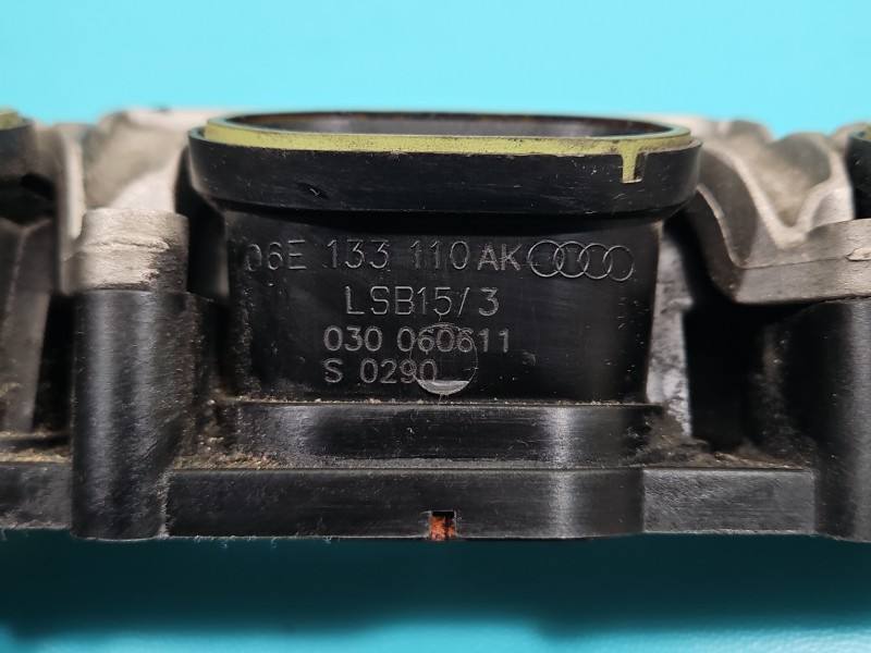 Впускний колектор Audi A6 C7 06E133110AK — фото деталі 5