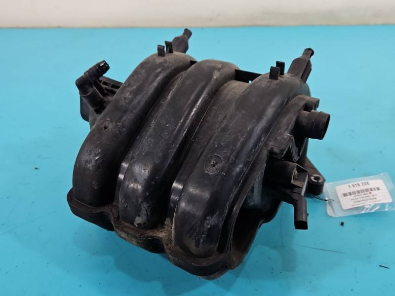 Впускний колектор Volkswagen Polo 03E129711D