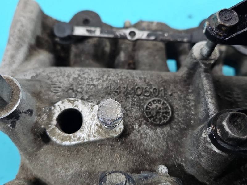 Впускний колектор Ssangyong Rexton A6711410604 — фото деталі 4