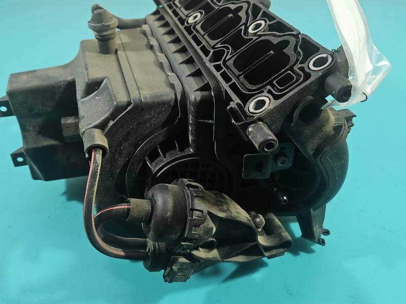 Впускний колектор Chevrolet Cruze 55570227 — фото деталі 9