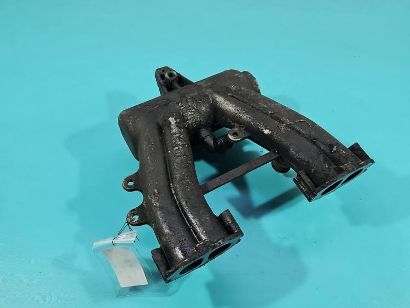 Впускний колектор Mercedes 123 R6161410201
