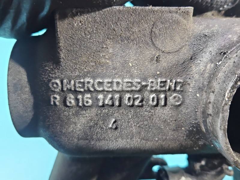 Впускний колектор Mercedes 123 R6161410201 — фото деталі 4