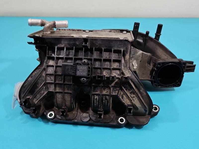 Впускний колектор Volkswagen Jetta 03F145749C — фото деталі 2