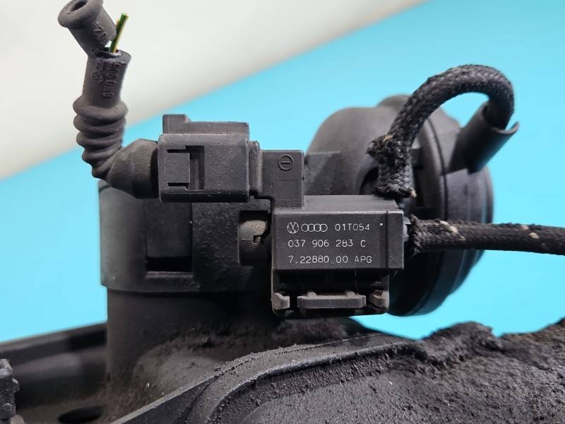 Впускний колектор Audi A4 B6 06B133216G — фото деталі 17