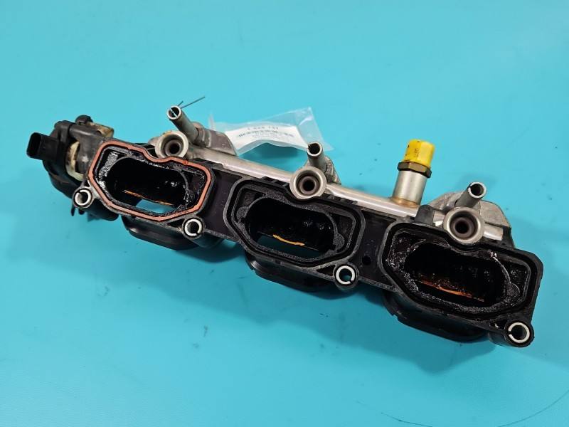 Впускний колектор Audi A8 D4 06E133340E