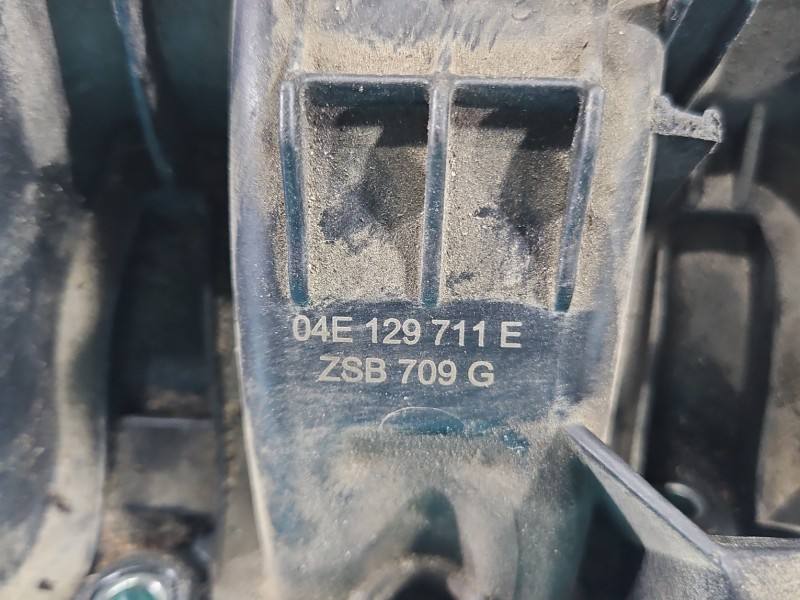 Впускний колектор Volkswagen Polo 04E129711E — фото деталі 3