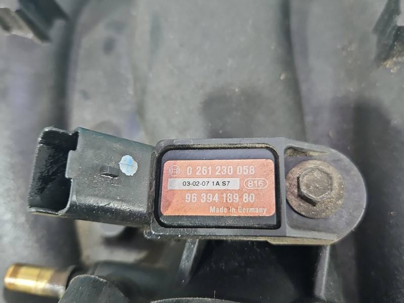 Впускний колектор Citroen Xsara 9641562980 — фото деталі 4