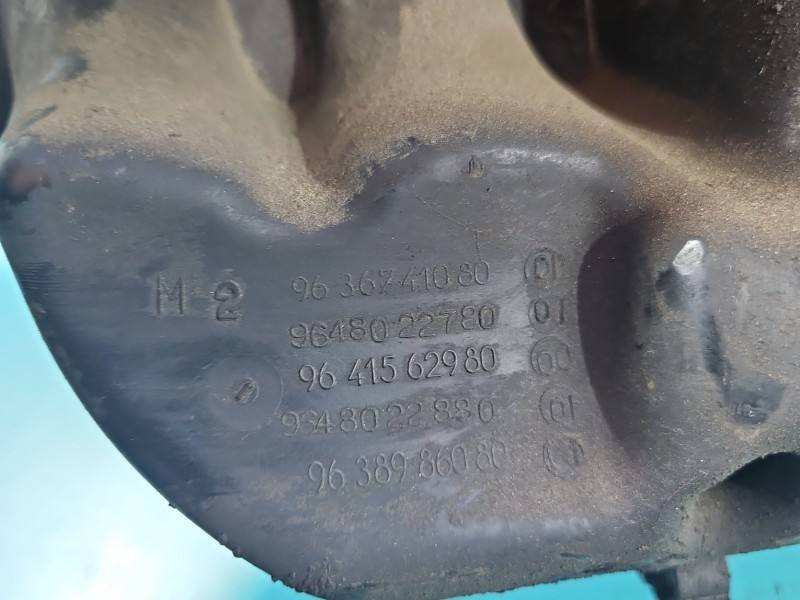 Впускний колектор Citroen Xsara 9641562980 — фото деталі 11