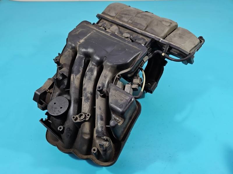 Впускной коллектор Skoda Octavia 1 06A133203DA