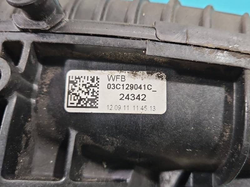 Впускний колектор Volkswagen Passat B7 03C129711AJ — фото деталі 7