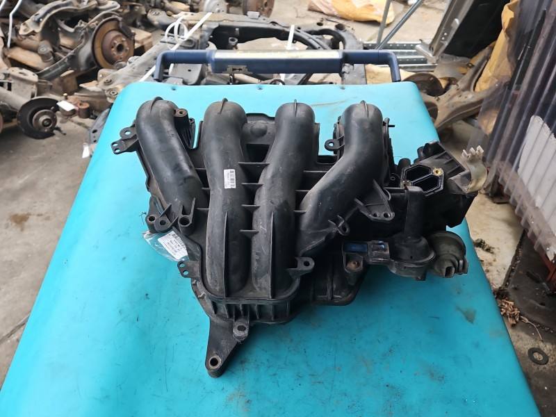 Впускной коллектор Mazda 5