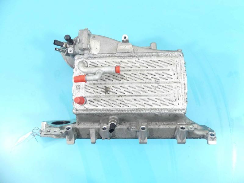 Впускний колектор Volkswagen Passat B8 03N129766C