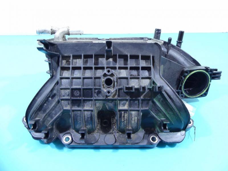Впускний колектор Volkswagen Jetta 03F145749C — фото деталі 2