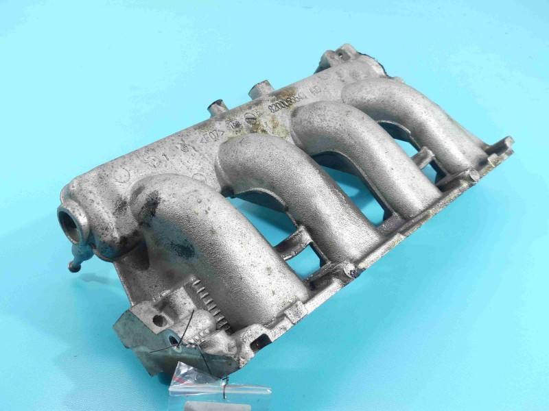 Впускний колектор Renault Vel satis 8200055543