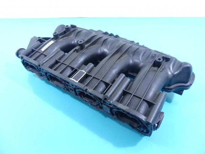 Впускний колектор Audi A5 8T 06H133185M