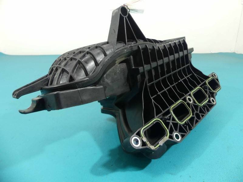Впускной коллектор Volkswagen Jetta 03C129711AM