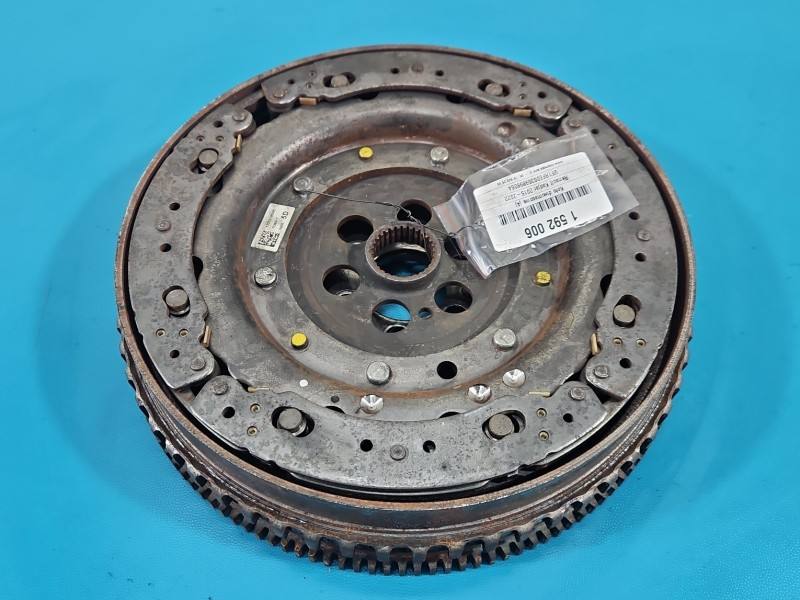 Двомасовий маховик зчеплення Renault Kadjar 123101804R