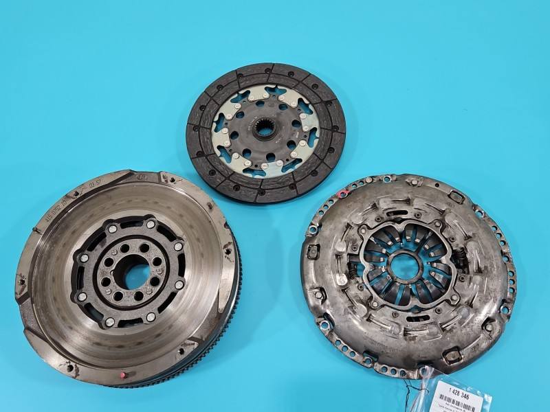 Двомасовий маховик зчеплення Toyota Avensis T27 415075210