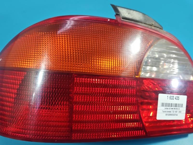 Ліхтар задній лівий Toyota Avensis T22 — фото деталі 3