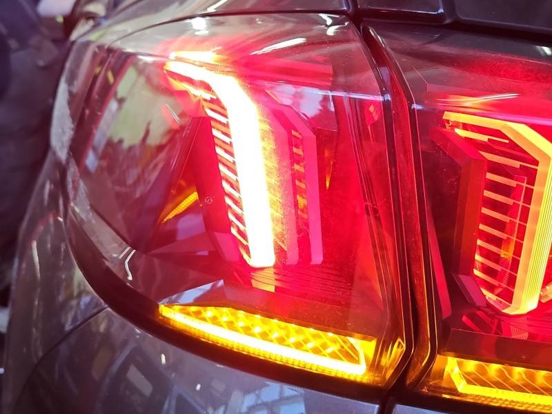 Ліхтар задній лівий Peugeot 5008 9836231680
