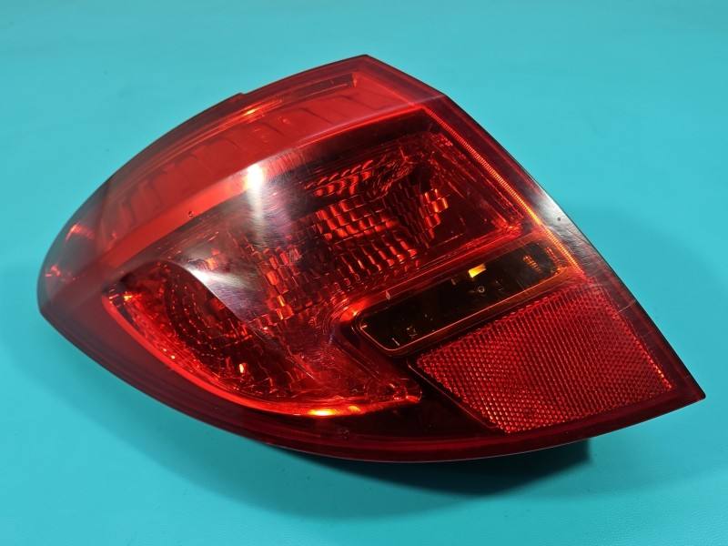 Ліхтар задній лівий Opel Meriva B 21630101