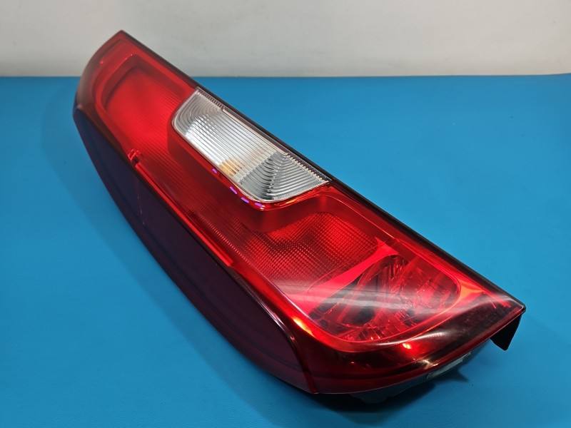 Фонарь задний левый Fiat Doblo