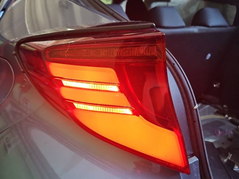 Ліхтар задній лівий Toyota C-HR 81560-F4130-00 — фото деталі 2