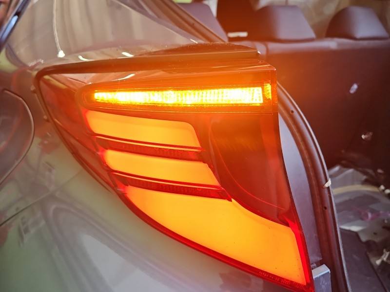 Ліхтар задній лівий Toyota C-HR 81560-F4130-00 — фото деталі 3