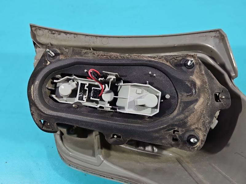 Фонарь задний левый Toyota Verso 81560-0F090 — фото детали 7