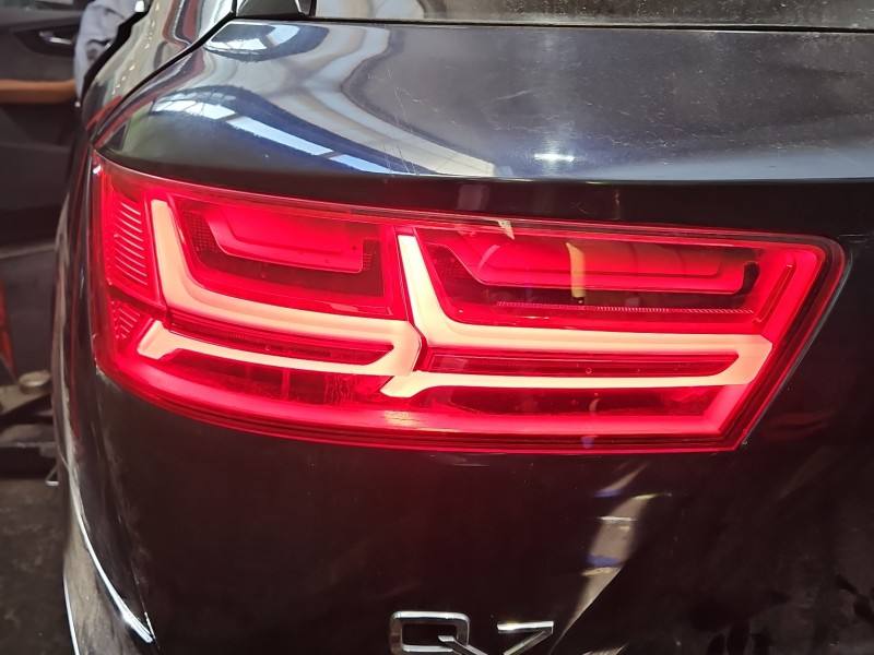 Фонарь задний левый Audi Q7 4M0945093E