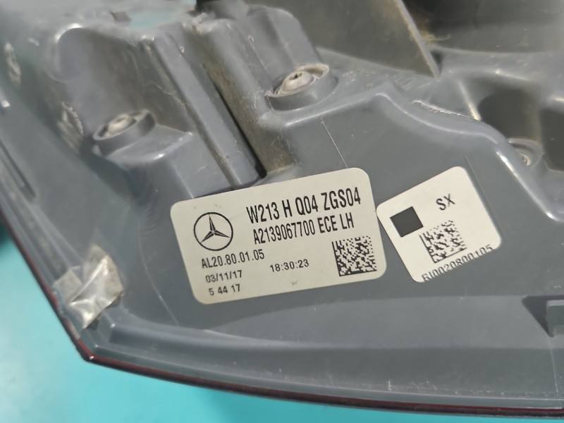 Ліхтар задній лівий Mercedes E W213 A2139067700 — фото деталі 10