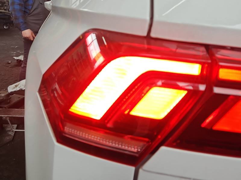 Ліхтар задній лівий Volkswagen Tiguan 5NA945095D