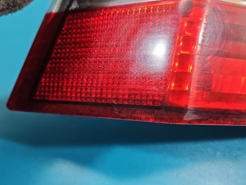 Ліхтар задній лівий Volvo S40 — фото деталі 3