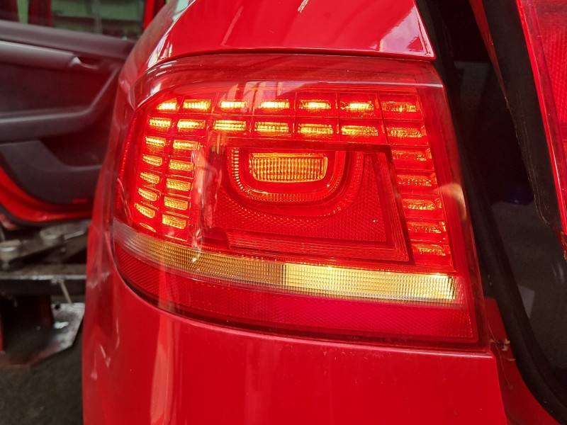 Ліхтар задній лівий Volkswagen Passat B7
