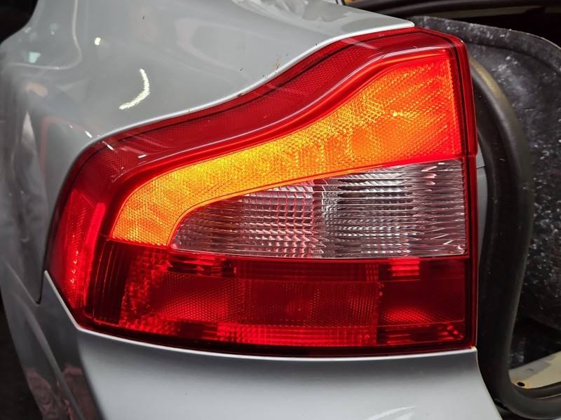Фонарь задний левый Volvo S80