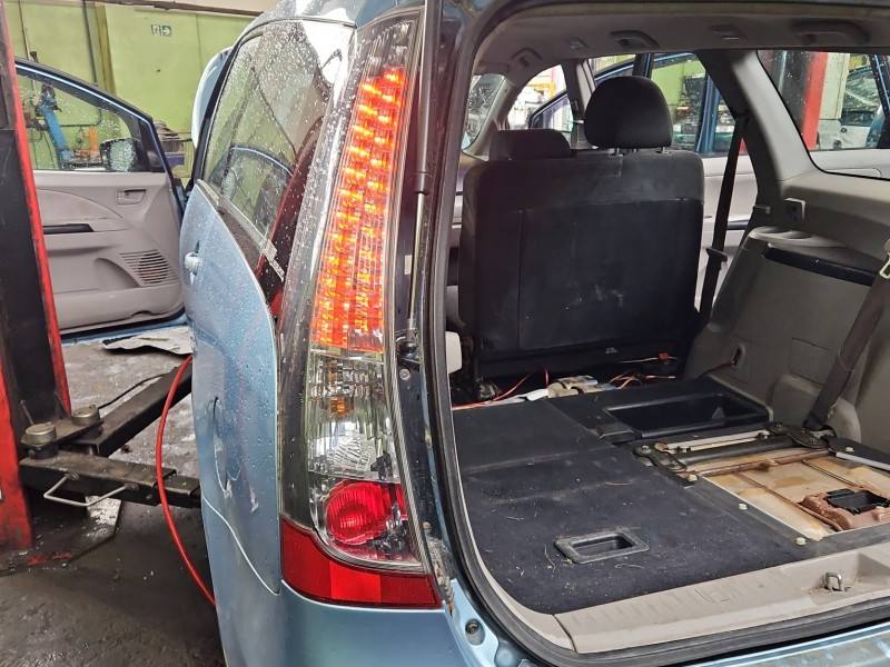 Фонарь задний левый Mitsubishi Grandis