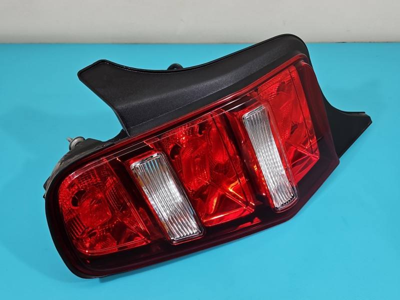 Фонарь задний левый Ford Mustang AR33-13B505-AG