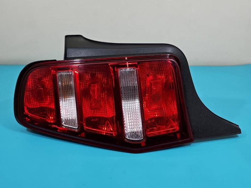 Фонарь задний левый Ford Mustang AR33-13B505-AG — фото детали 2
