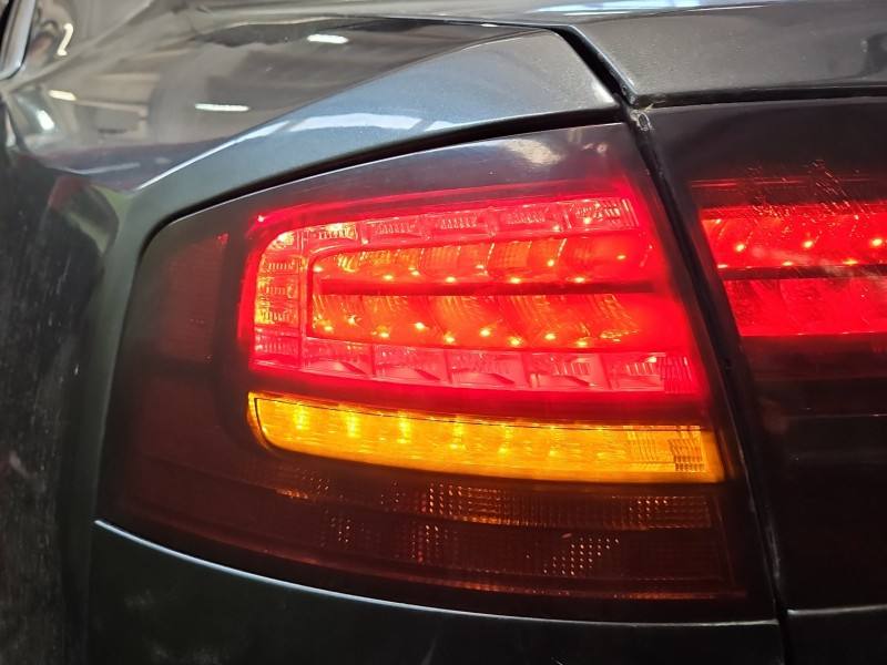Ліхтар задній лівий Audi A8 D3 4E0945095H