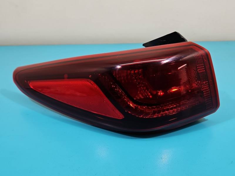 Фонарь задний левый Hyundai Kona 92401-J90