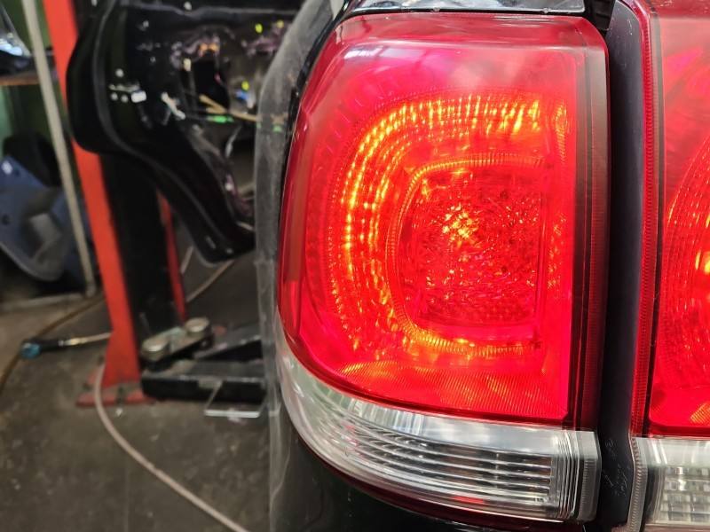Ліхтар задній лівий Toyota Land Cruiser 60-134L