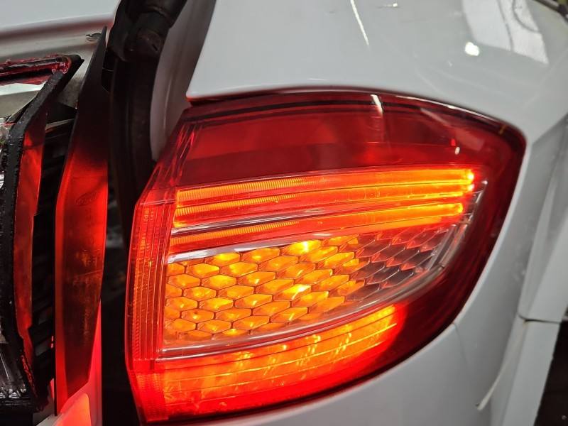 Ліхтар задній лівий Ford Mondeo — фото деталі 4