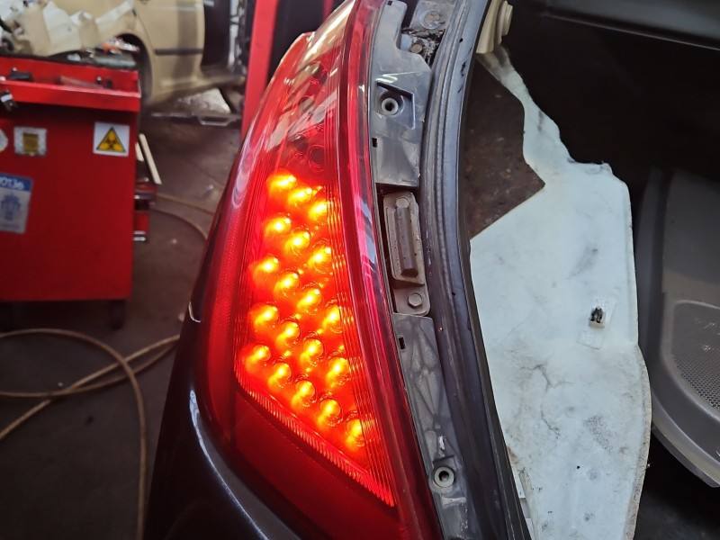 Ліхтар задній лівий Nissan Murano 220-63841