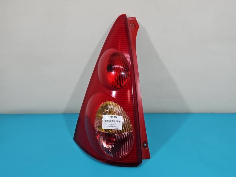 Фонарь задний левый Peugeot 107 — фото детали 2